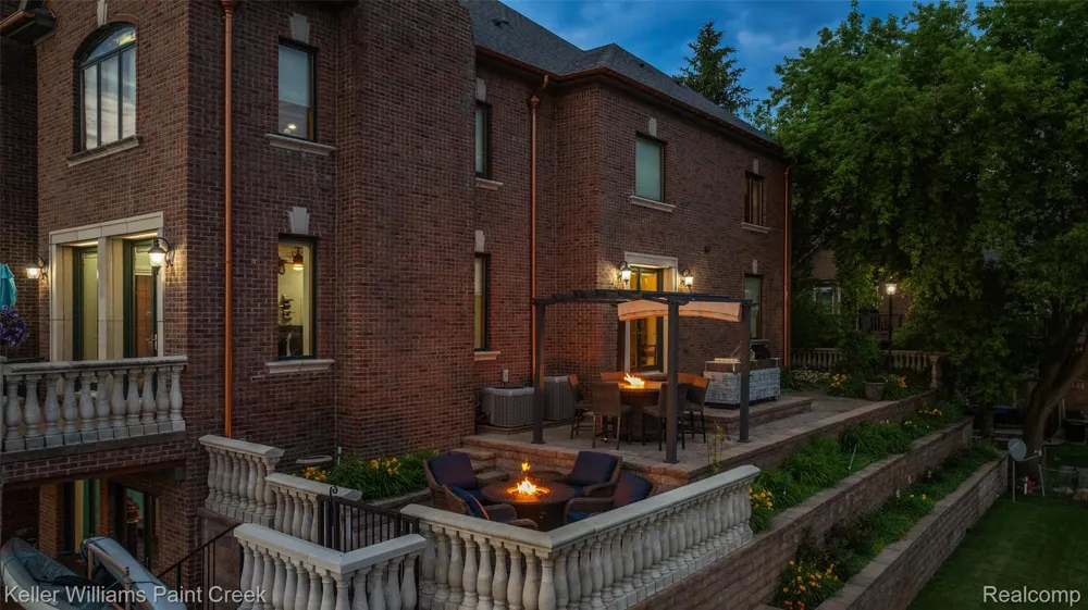 328 S Broadway Street Lake Orion Village, MI 48362
