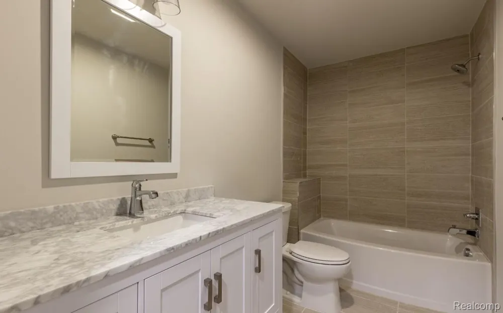 4308 Navin Field Lane Troy City, MI 48085