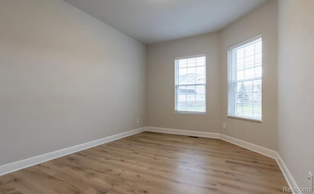 4308 Navin Field Lane Troy City, MI 48085