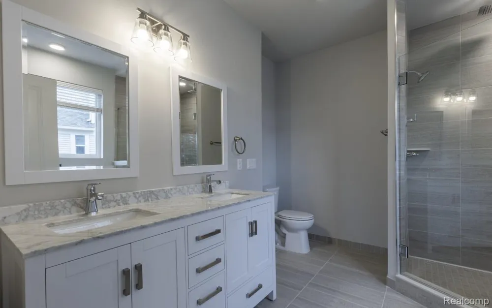 4308 Navin Field Lane Troy City, MI 48085