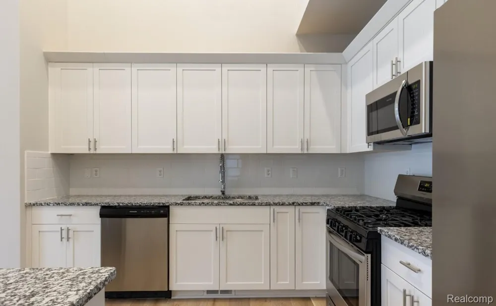 4308 Navin Field Lane Troy City, MI 48085