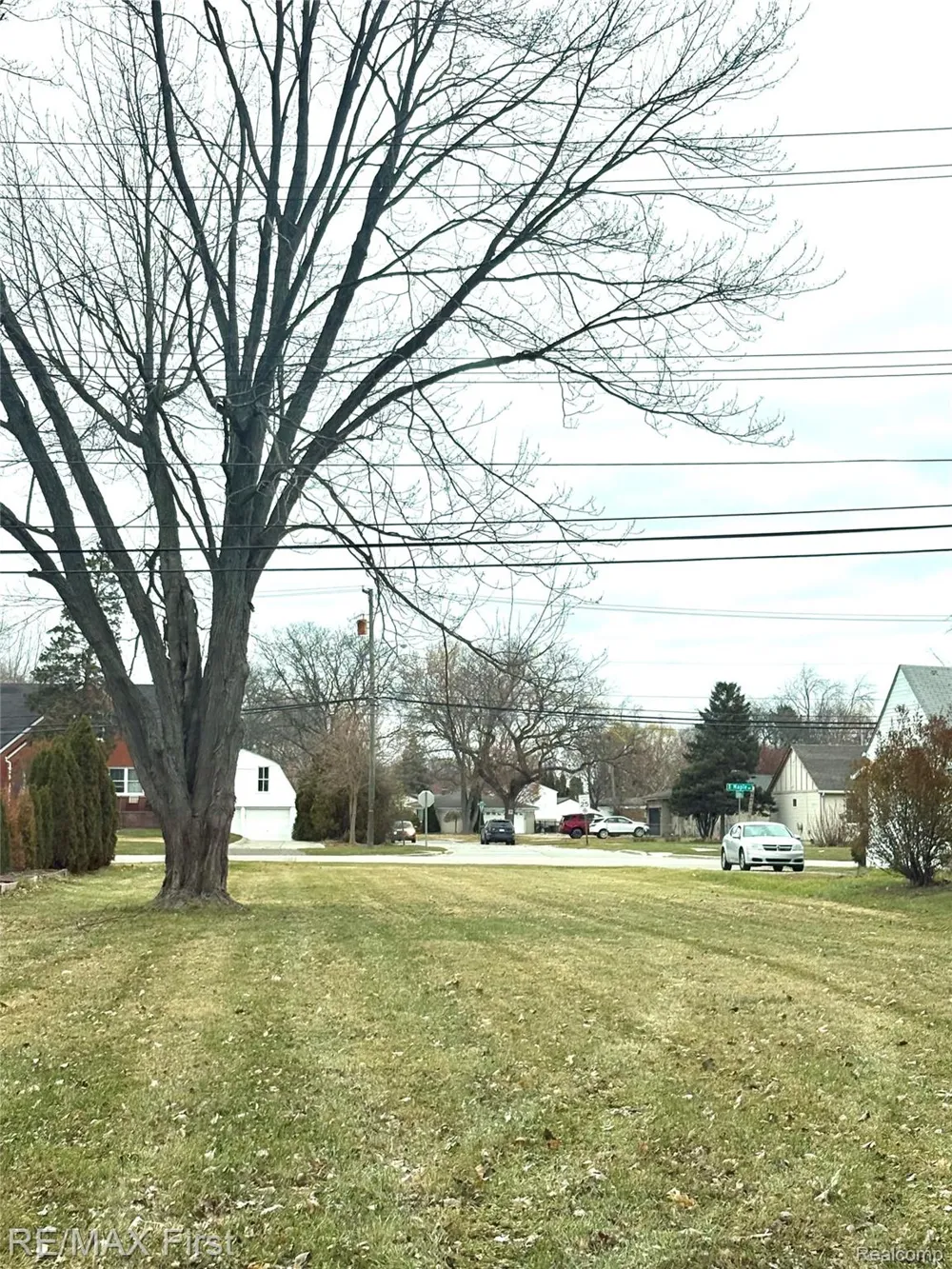 E Maple Road Troy City, MI 48083
