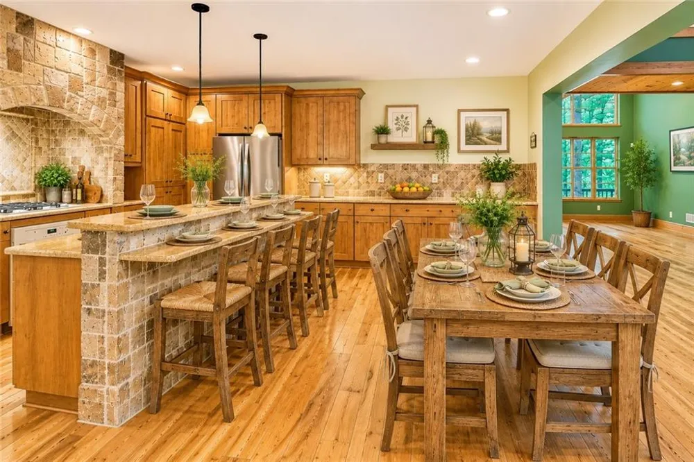 876 WHITETAIL TRAIL Clayton, GA 30525