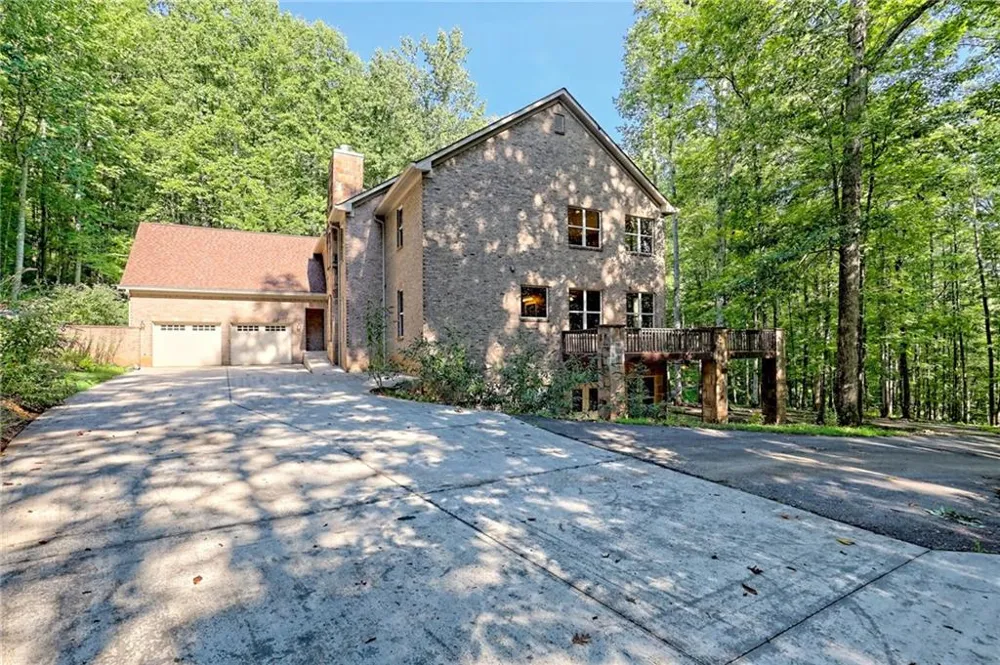876 WHITETAIL TRAIL Clayton, GA 30525