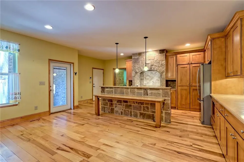 876 WHITETAIL TRAIL Clayton, GA 30525