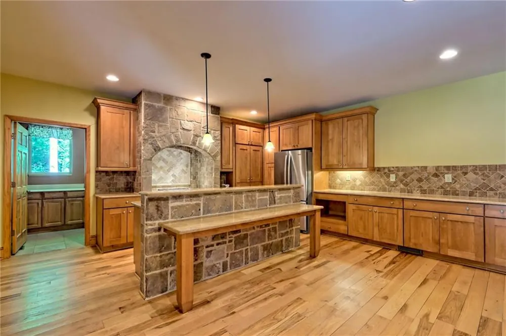 876 WHITETAIL TRAIL Clayton, GA 30525