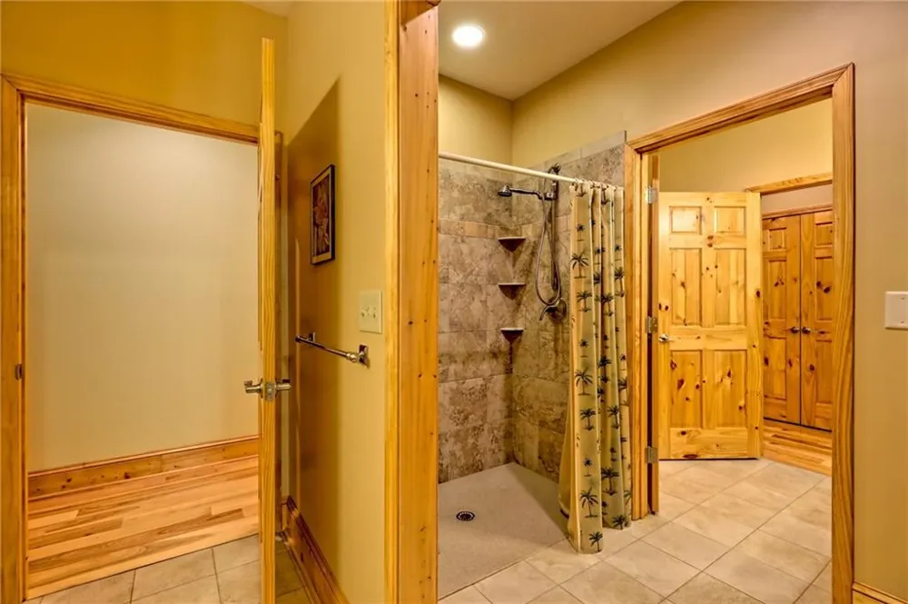 876 WHITETAIL TRAIL Clayton, GA 30525