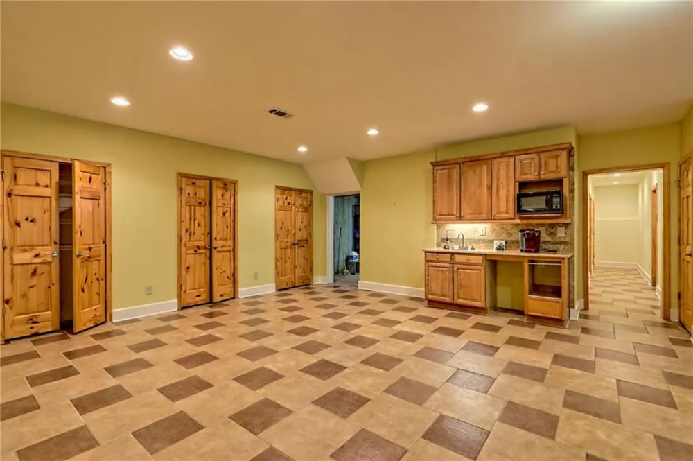 876 WHITETAIL TRAIL Clayton, GA 30525