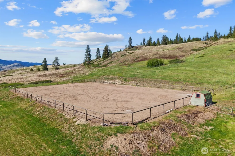 40 Happy Jack Road Curlew, WA 99118