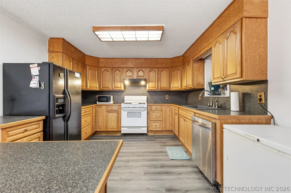20270 S 930 ROAD W Okmulgee, OK 74447