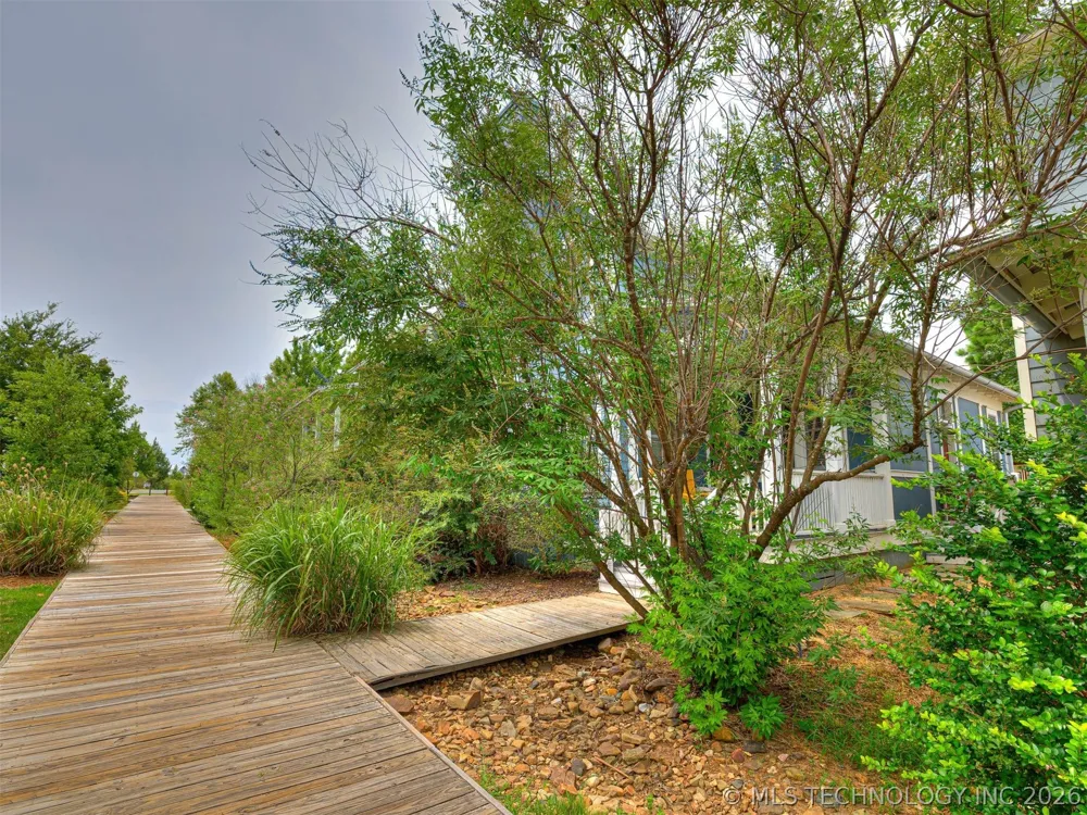 39 Boardwalk Street Carlton Landing, OK 74432