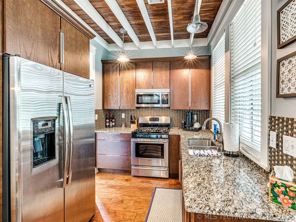 39 Boardwalk Street Carlton Landing, OK 74432