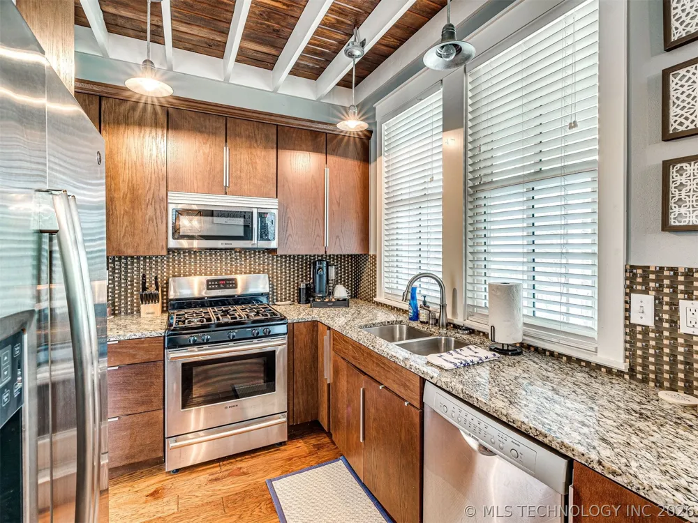 39 Boardwalk Street Carlton Landing, OK 74432