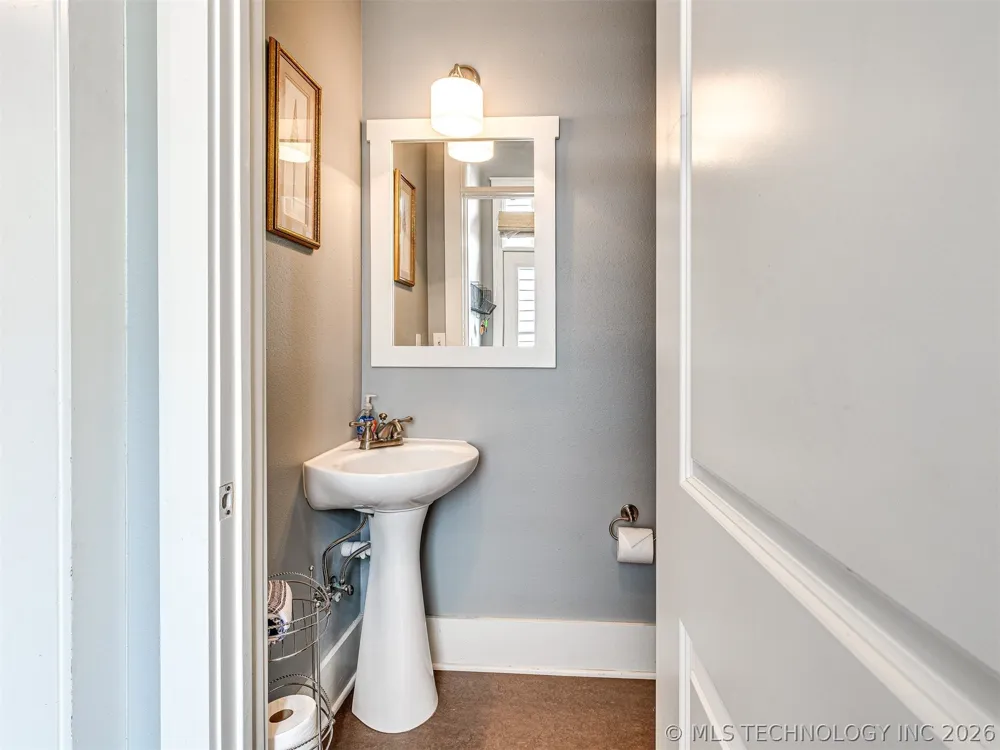 39 Boardwalk Street Carlton Landing, OK 74432
