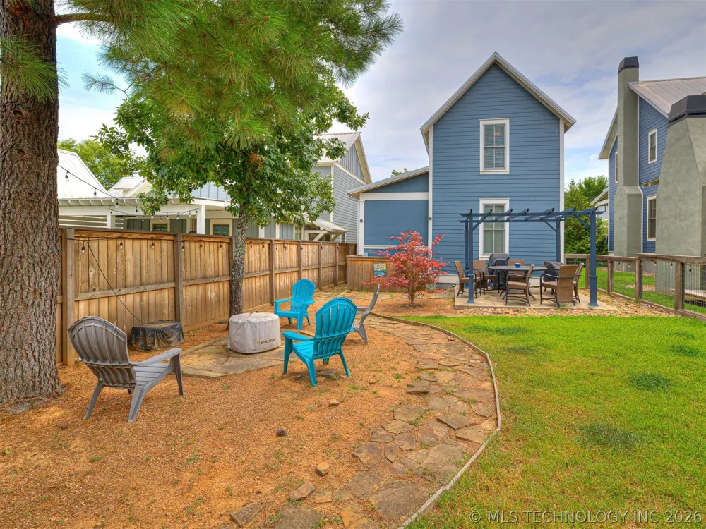 39 Boardwalk Street Carlton Landing, OK 74432