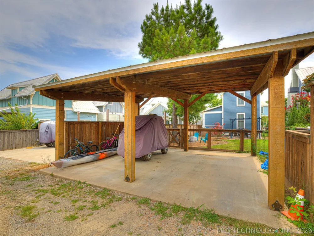 39 Boardwalk Street Carlton Landing, OK 74432