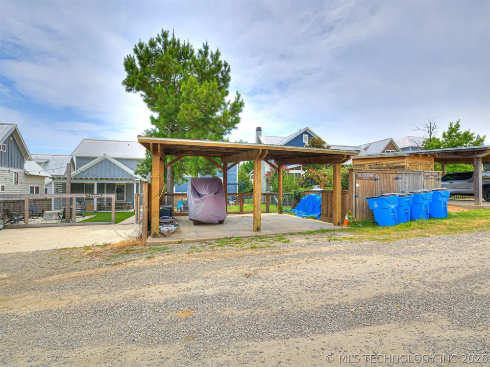 39 Boardwalk Street Carlton Landing, OK 74432