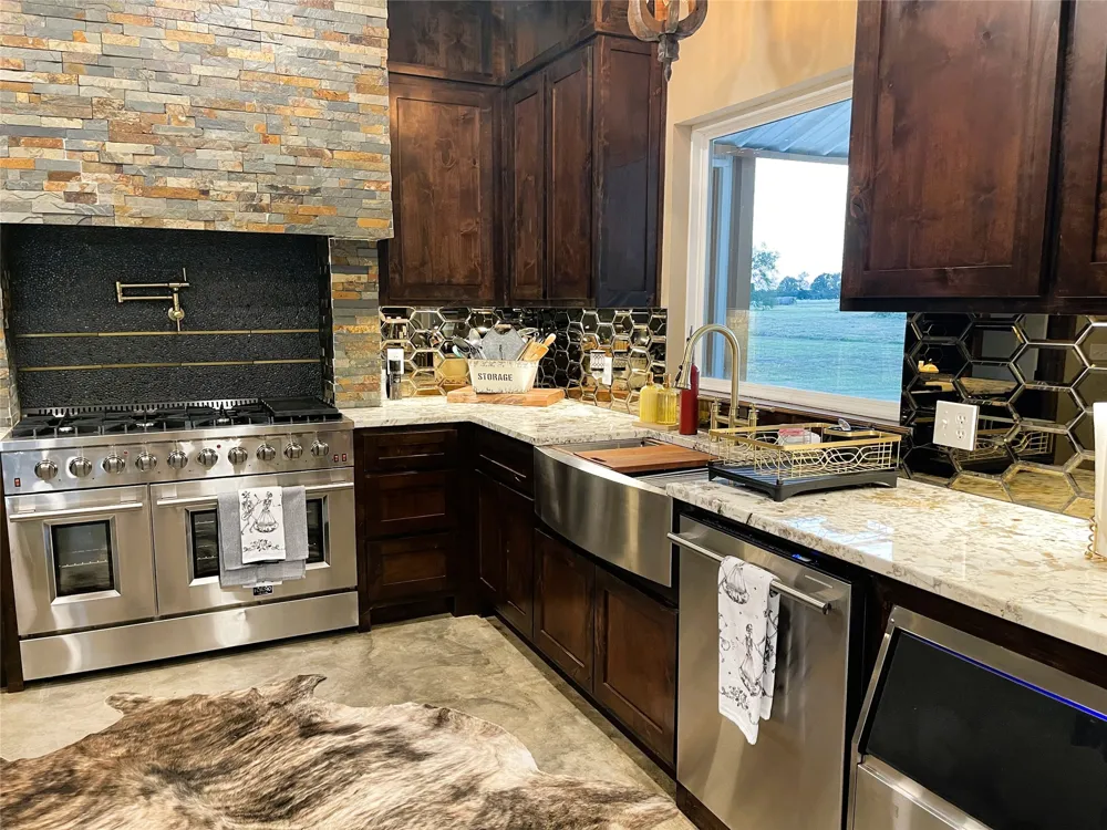 218 Fm 80 S Teague, TX 75860