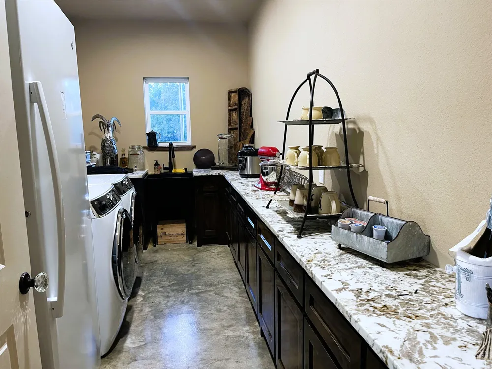 218 Fm 80 S Teague, TX 75860