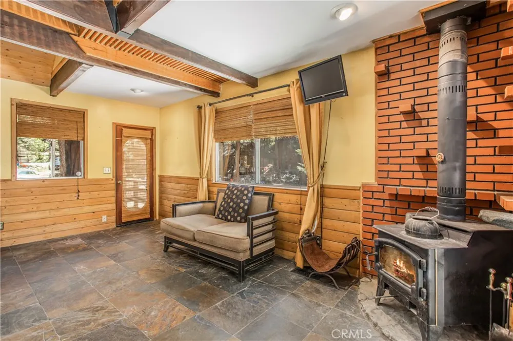 9323 Cedar Dr. Forest Falls, CA 92339