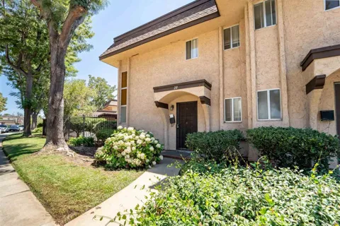 2121 E Grand Ave #28G