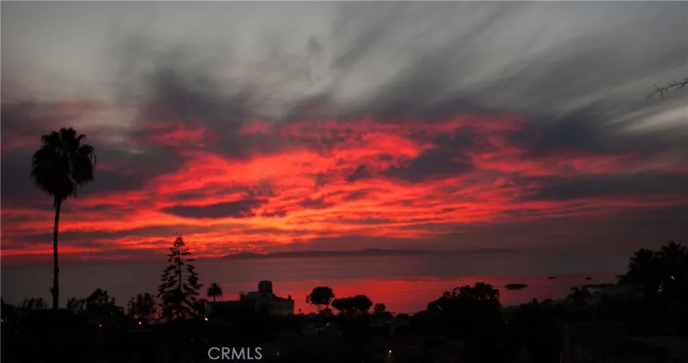 464 Bent Street #B Laguna Beach, CA 92651