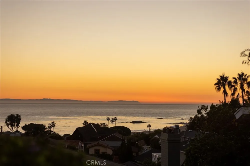 464 Bent Street #B Laguna Beach, CA 92651