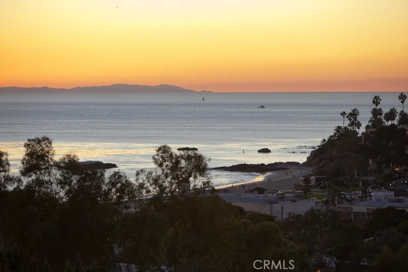 464 Bent Street #B Laguna Beach, CA 92651