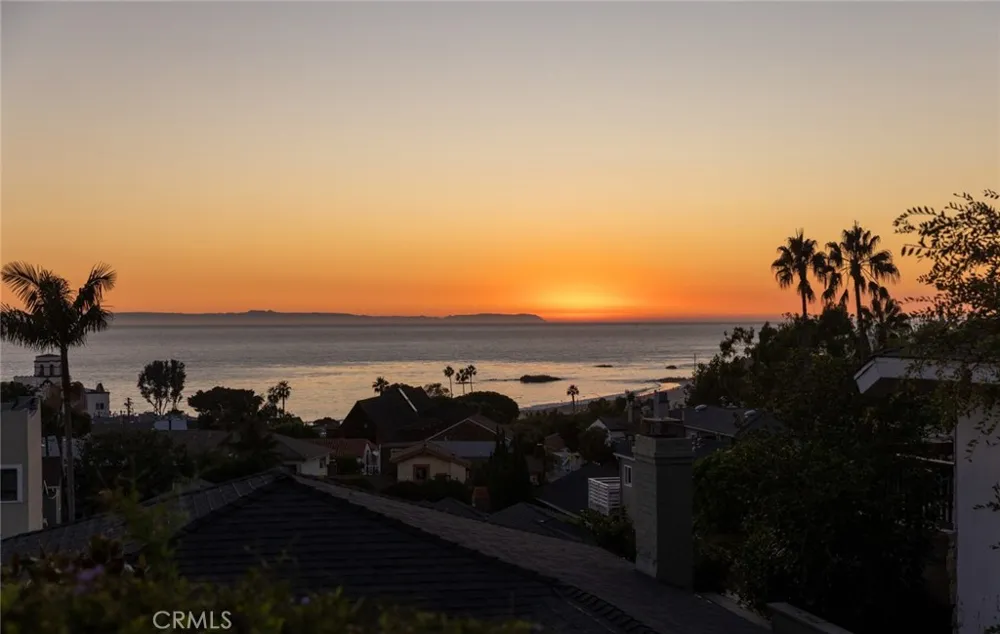 464 Bent Street #B Laguna Beach, CA 92651