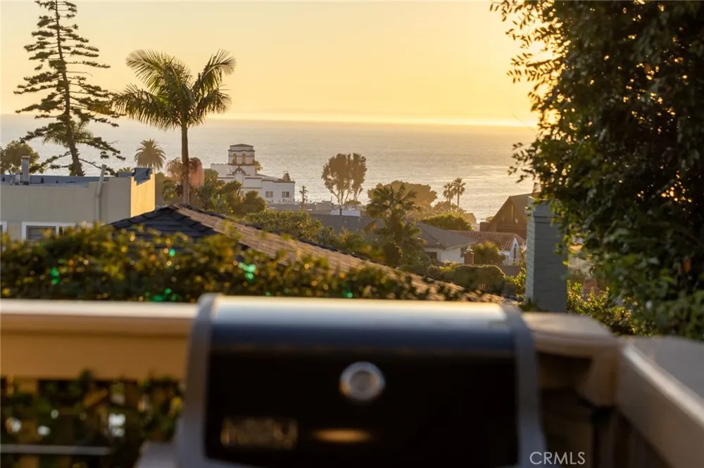 464 Bent Street #B Laguna Beach, CA 92651