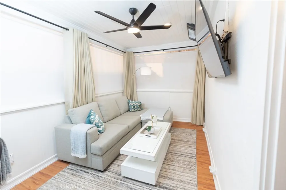 464 Bent Street #B Laguna Beach, CA 92651