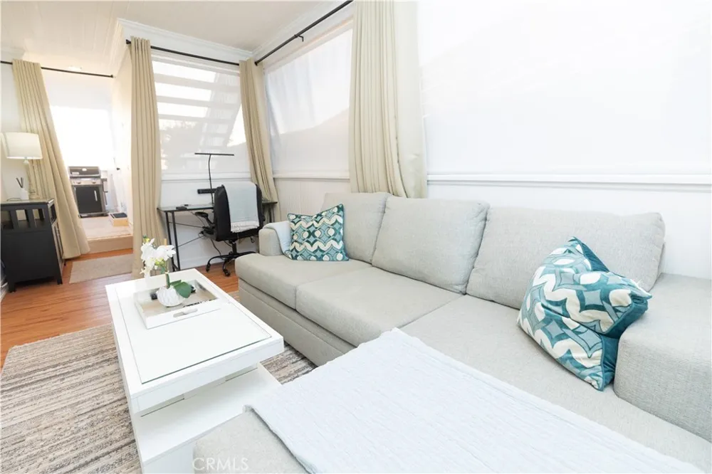 464 Bent Street #B Laguna Beach, CA 92651