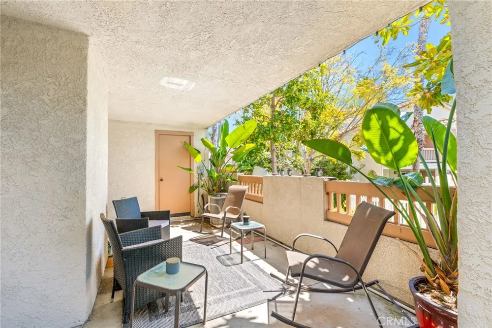 24352 Berrendo #4 Laguna Hills, CA 92656