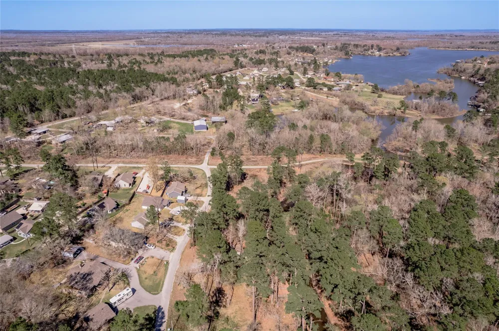 48 Hickory Bend Riverside, TX 77320