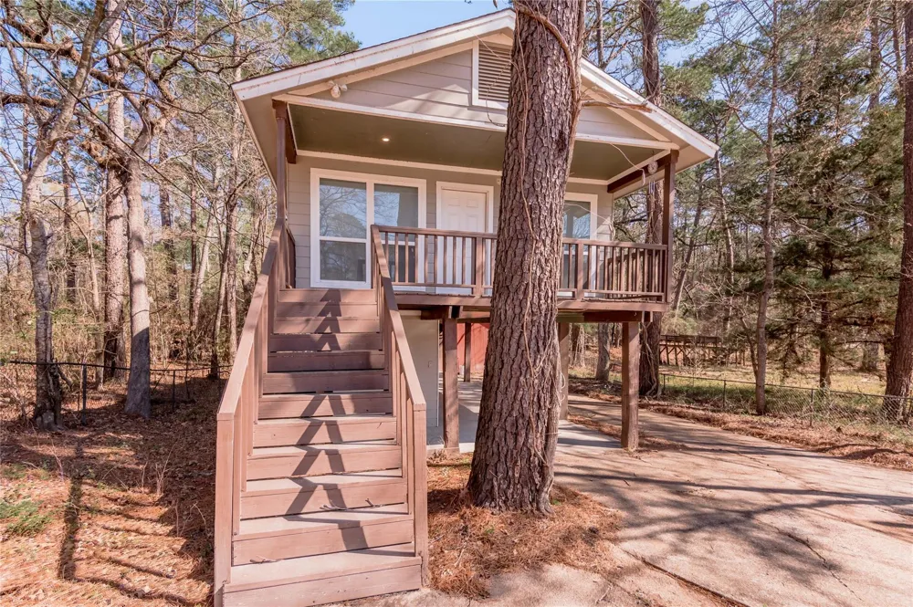 48 Hickory Bend Riverside, TX 77320