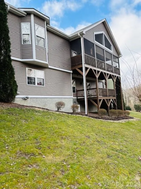 59 Old Pasture Way Hendersonville, NC 28739
