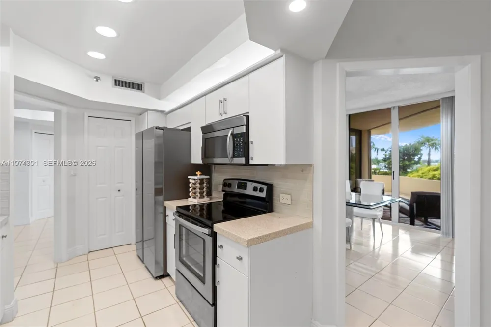 20191 E Country Club Dr #407 Aventura, FL 33180