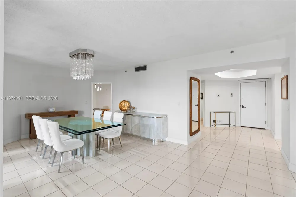 20191 E Country Club Dr #407 Aventura, FL 33180