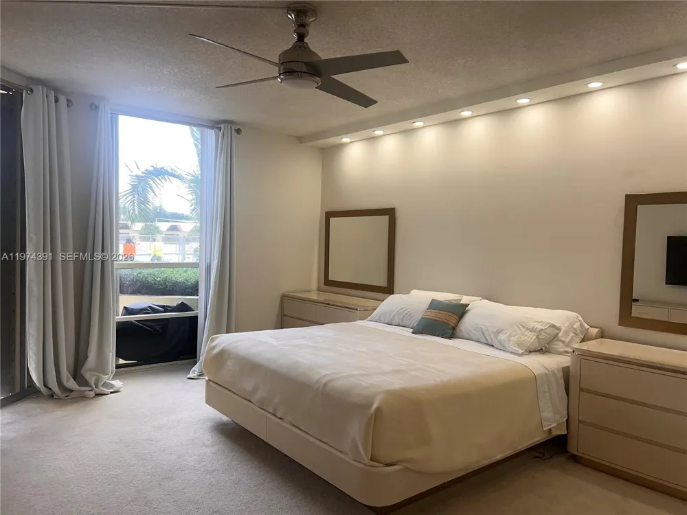 20191 E Country Club Dr #407 Aventura, FL 33180