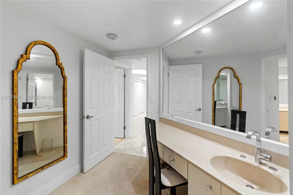 20191 E Country Club Dr #407 Aventura, FL 33180