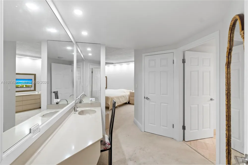 20191 E Country Club Dr #407 Aventura, FL 33180