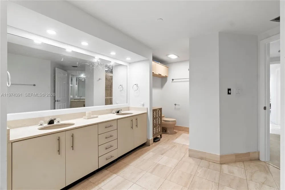 20191 E Country Club Dr #407 Aventura, FL 33180