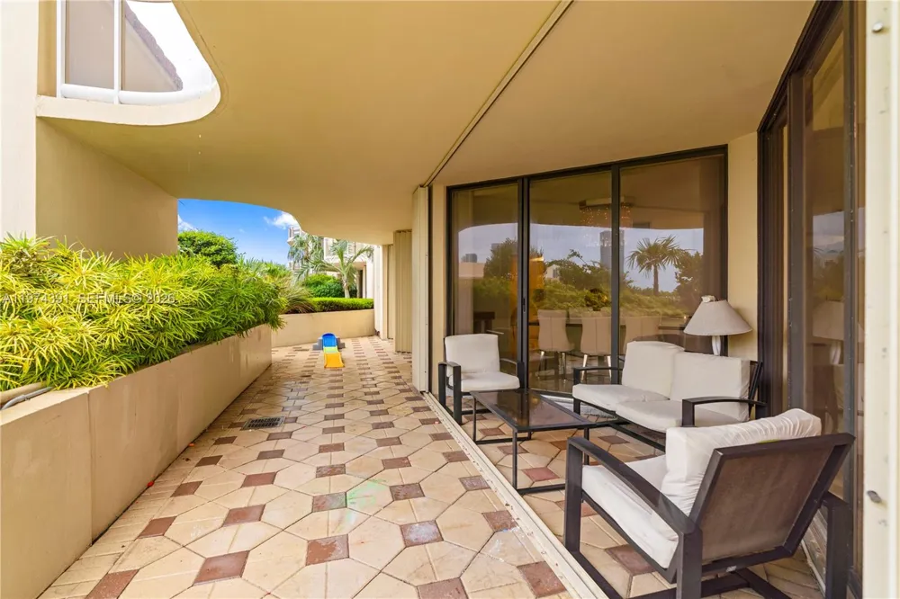 20191 E Country Club Dr #407 Aventura, FL 33180