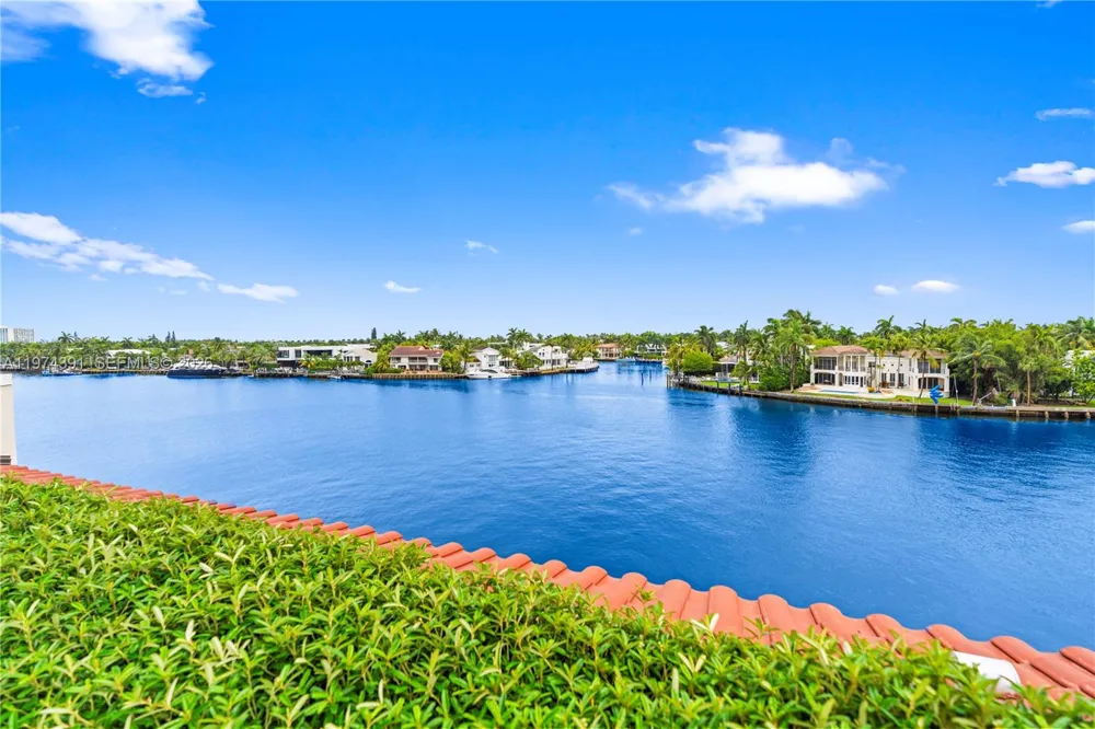 20191 E Country Club Dr #407 Aventura, FL 33180