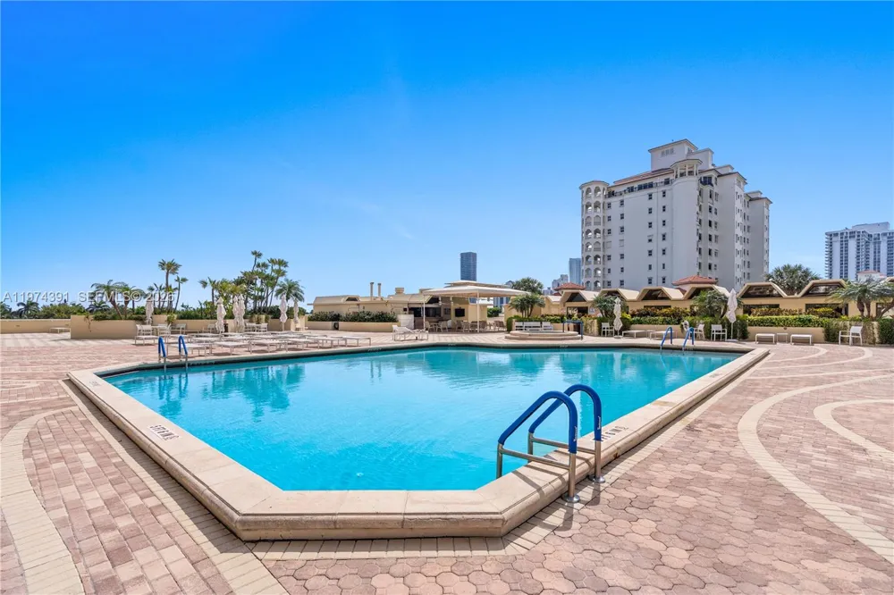 20191 E Country Club Dr #407 Aventura, FL 33180