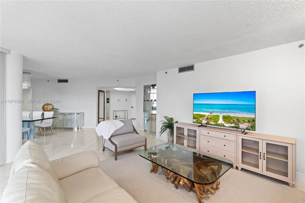 20191 E Country Club Dr #407 Aventura, FL 33180