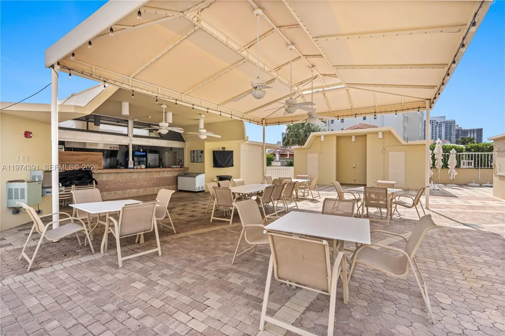 20191 E Country Club Dr #407 Aventura, FL 33180