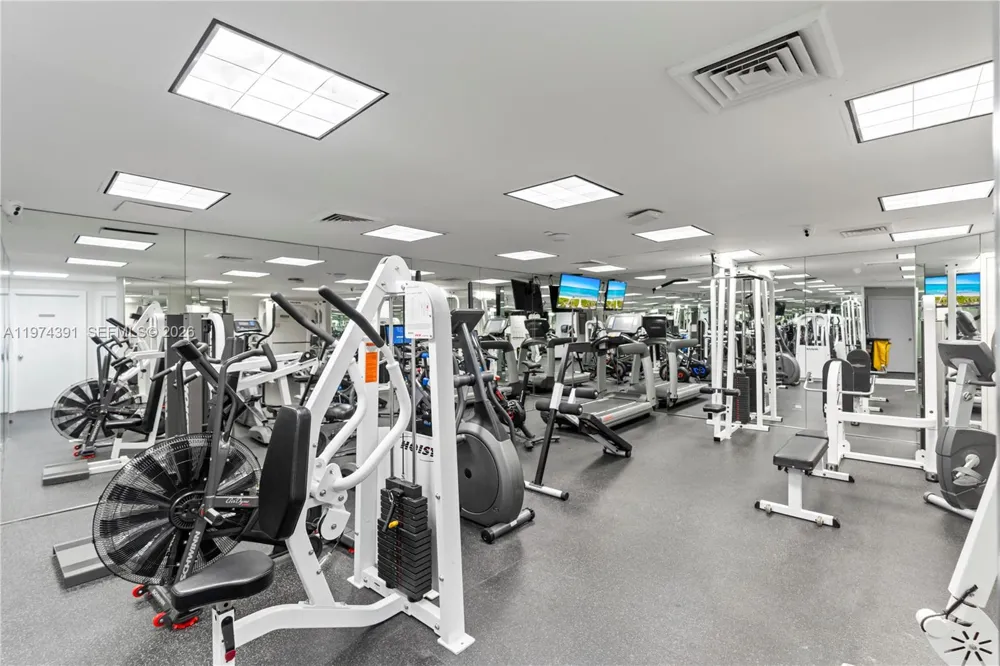 20191 E Country Club Dr #407 Aventura, FL 33180