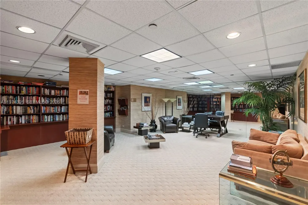 20191 E Country Club Dr #407 Aventura, FL 33180