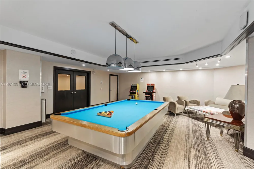 20191 E Country Club Dr #407 Aventura, FL 33180